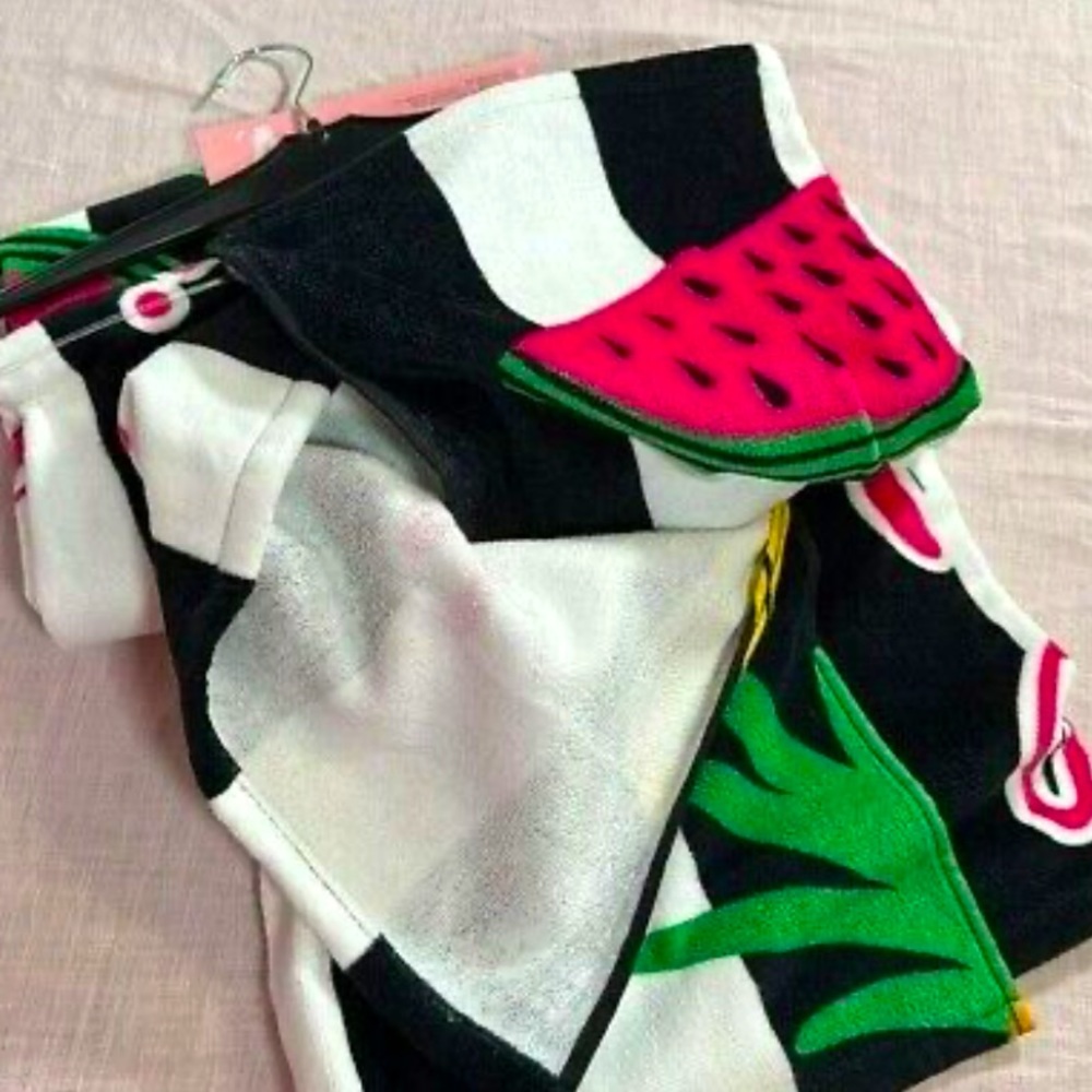 Juicy Couture Beach Towel - Picture 5 of 6